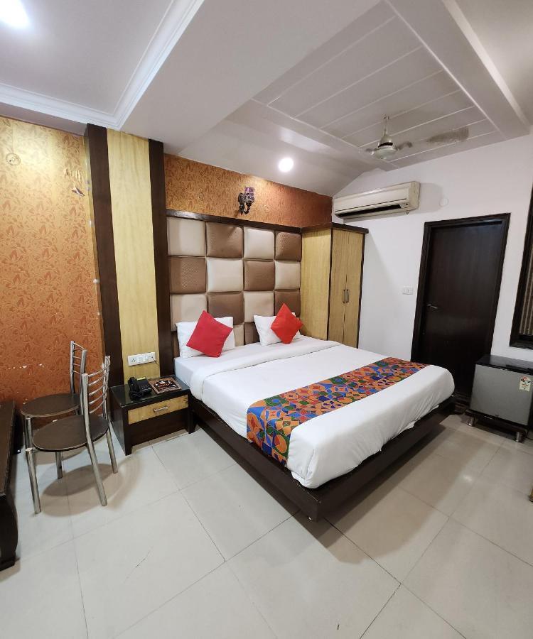 Capital O 6408 Hotel Delhi Heart Nové Dillí Exteriér fotografie