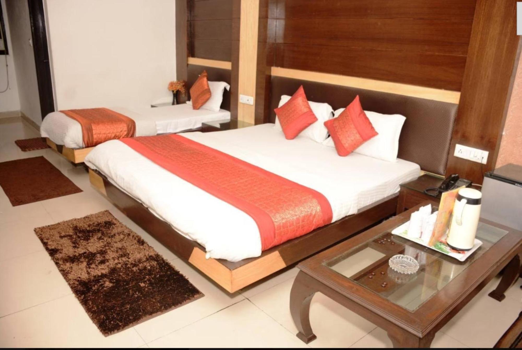 Capital O 6408 Hotel Delhi Heart Nové Dillí Exteriér fotografie
