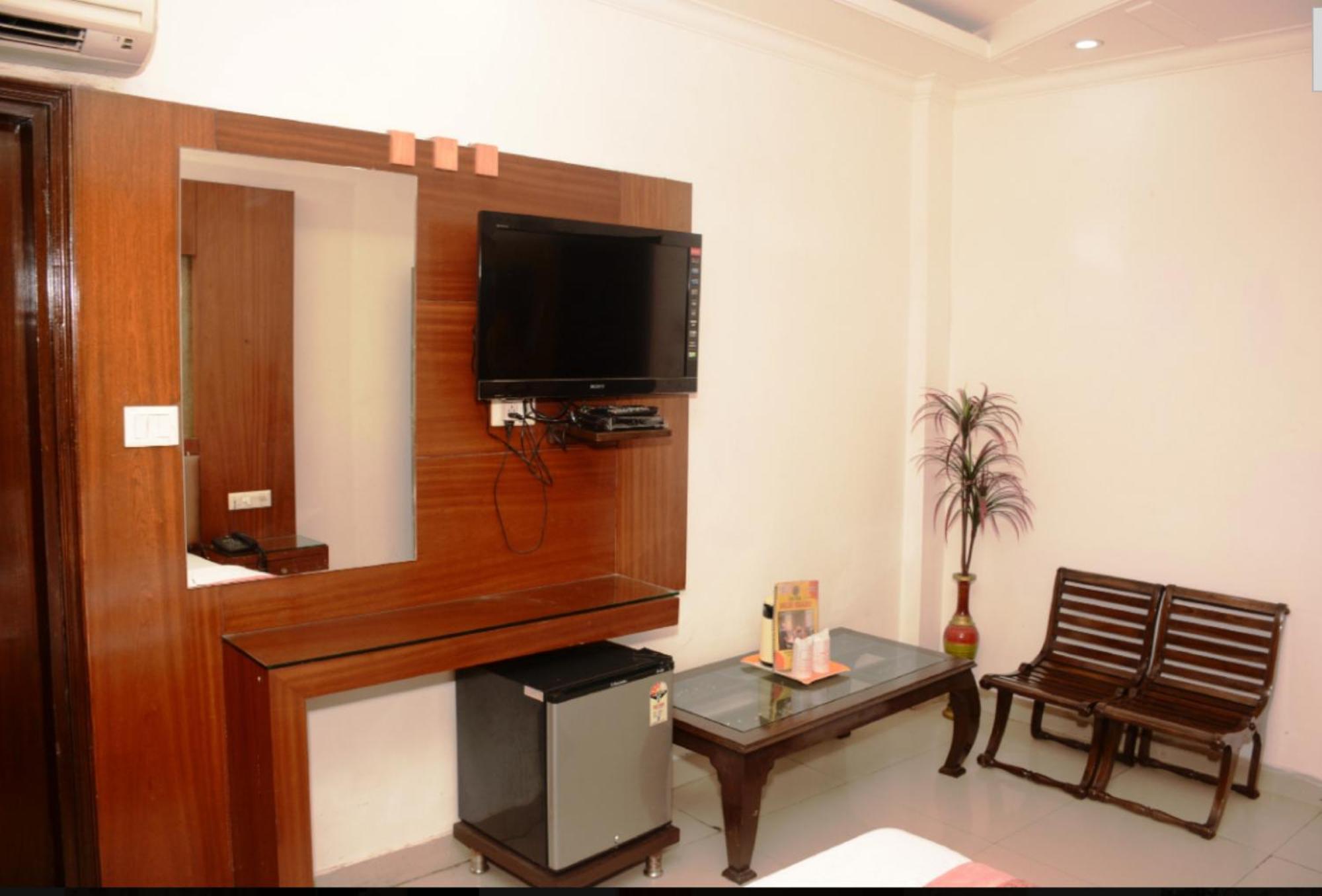 Capital O 6408 Hotel Delhi Heart Nové Dillí Exteriér fotografie