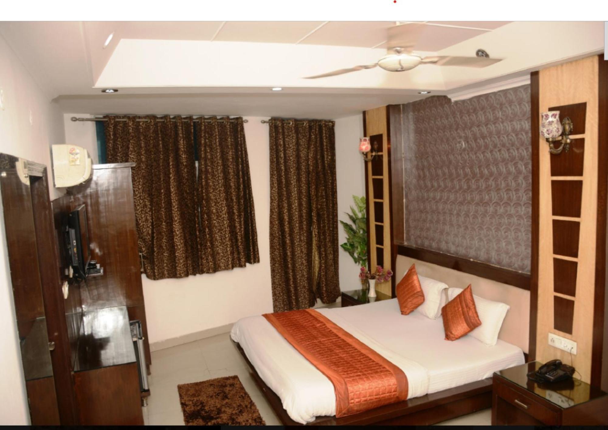 Capital O 6408 Hotel Delhi Heart Nové Dillí Exteriér fotografie
