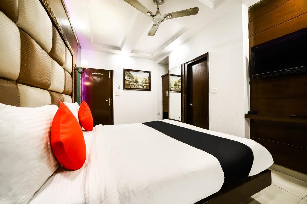 Capital O 6408 Hotel Delhi Heart Nové Dillí Pokoj fotografie
